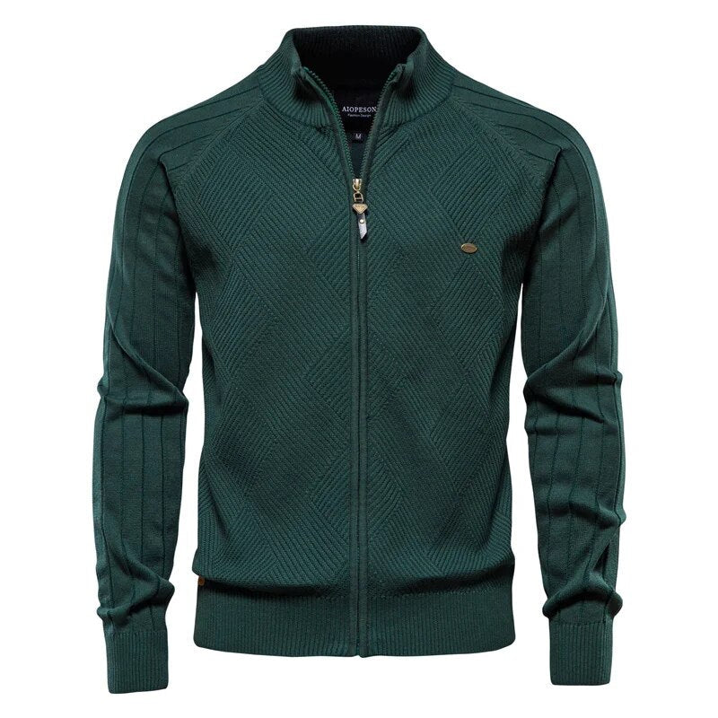 Lässige Strickjacke für Männer – warm, bequem und perfekt für entspannte Herbst- und Wintertage.