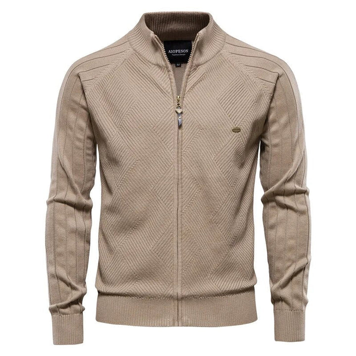 Lässige Strickjacke für Männer – warm, bequem und perfekt für entspannte Herbst- und Wintertage.