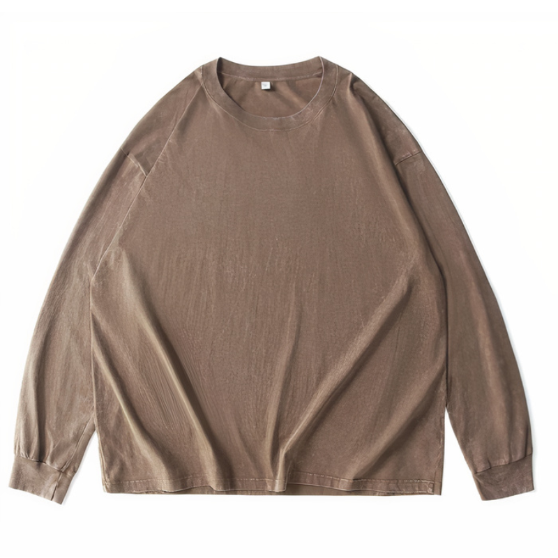 Lässiger und gemütlicher Pullover für Männer, ideal für Herbst- und Wintertage.