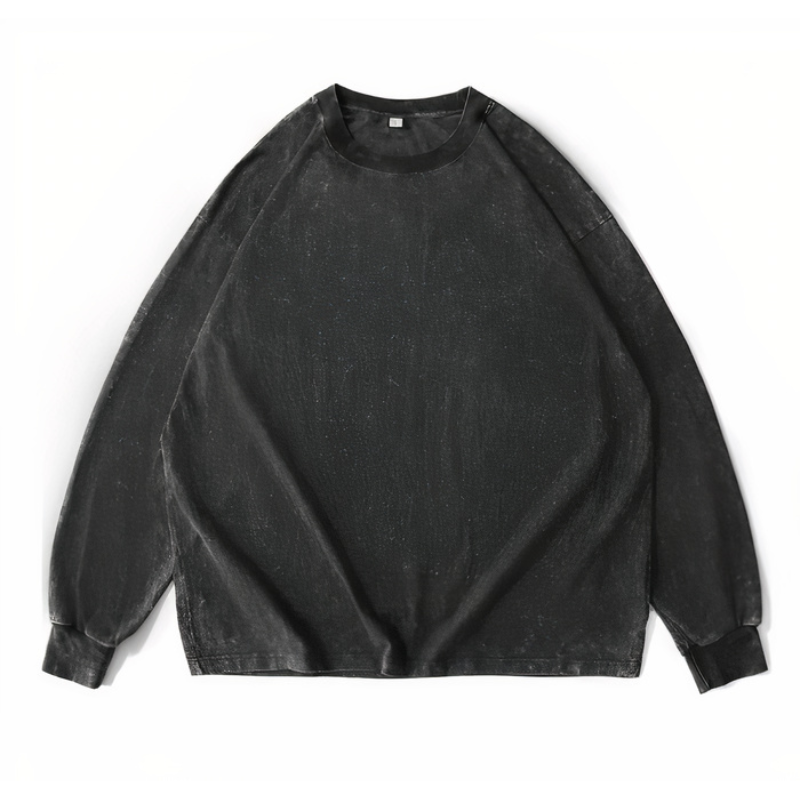 Lässiger und gemütlicher Pullover für Männer, ideal für Herbst- und Wintertage.