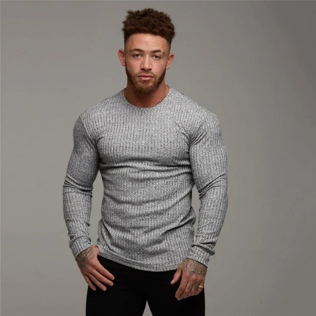 Lässiger Pullover für Männer mit schmaler Passform – ideal für Herbst- und Wintertage, stilvoll und bequem.