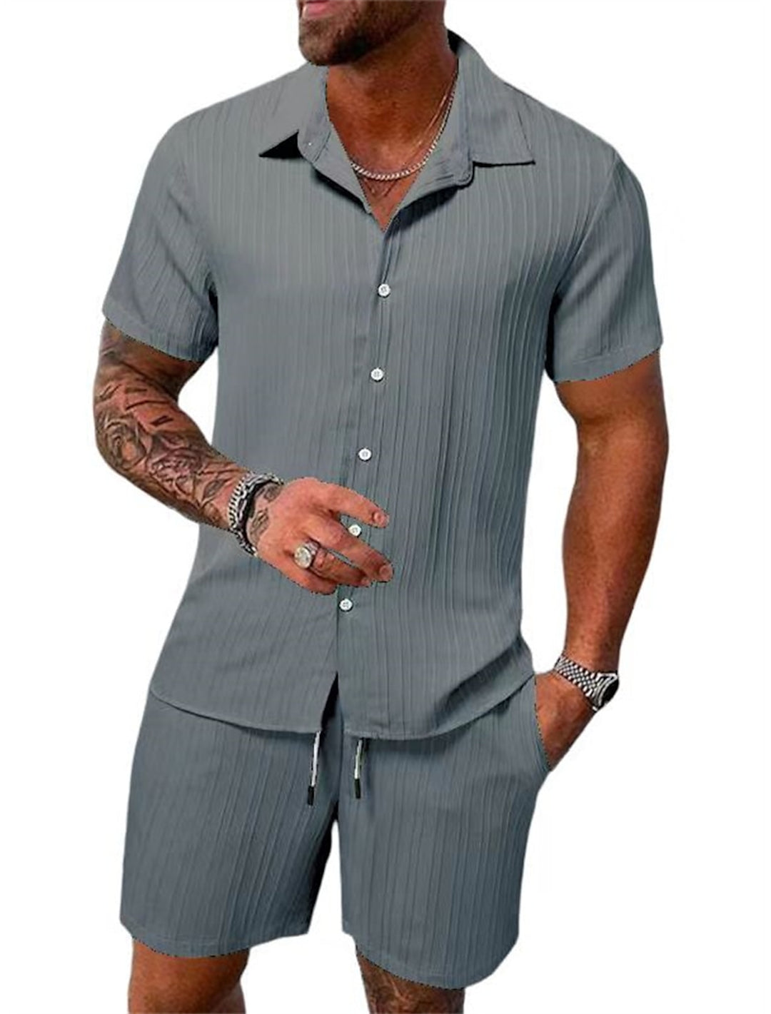 Lässiges Button-Down-Hemd-Set für den Sommer, ideal für Urlaubsstyle und entspannten Komfort.