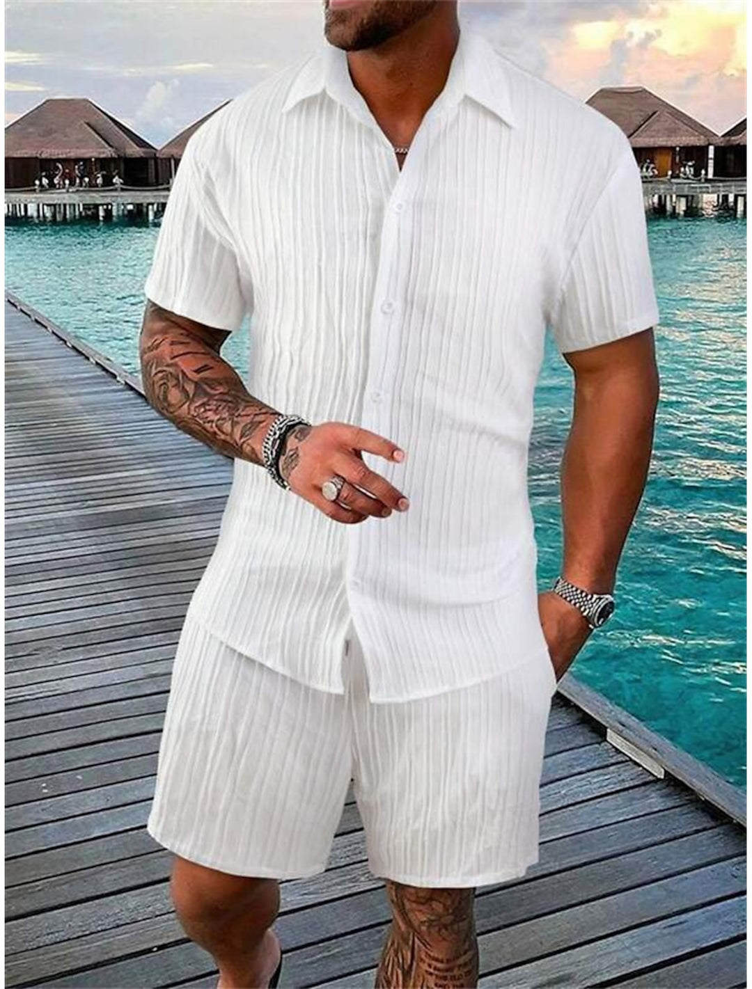 Lässiges Button-Down-Hemd-Set für den Sommer, ideal für Urlaubsstyle und entspannten Komfort.