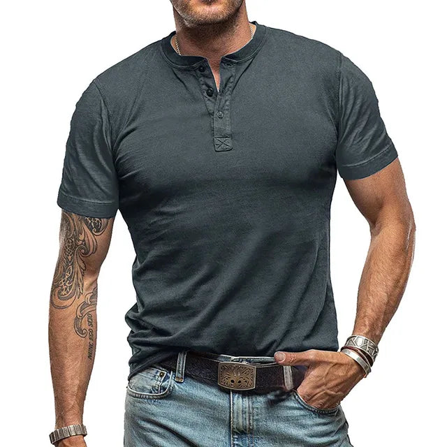 Langlebiges Sommer-T-Shirt für Männer – robust, bequem und ideal für warme Tage.