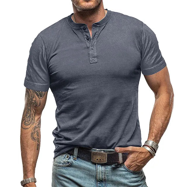 Langlebiges Sommer-T-Shirt für Männer – robust, bequem und ideal für warme Tage.