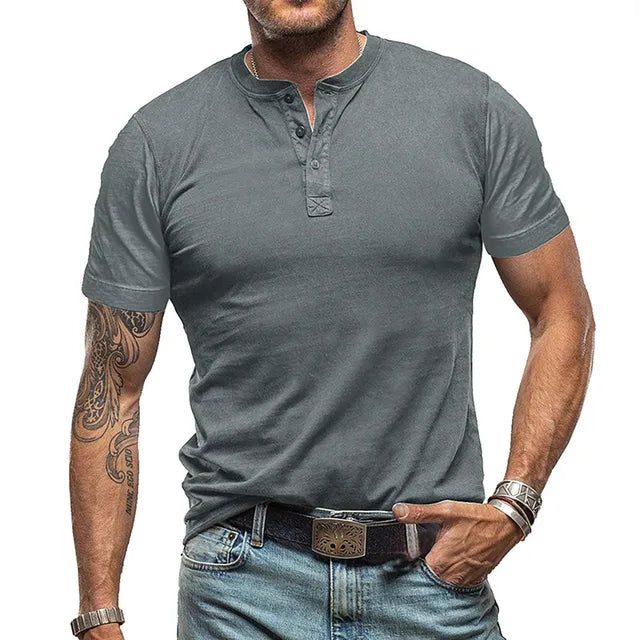 Langlebiges Sommer-T-Shirt für Männer – robust, bequem und ideal für warme Tage.