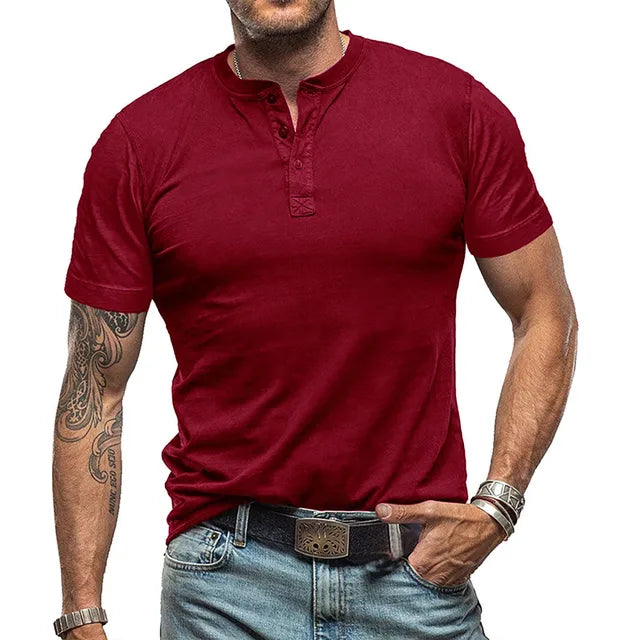 Langlebiges Sommer-T-Shirt für Männer – robust, bequem und ideal für warme Tage.