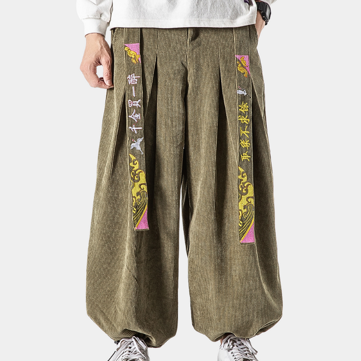 Leichte Kordhosen für Männer – stilvoll, bequem und ideal für vielseitige Looks.