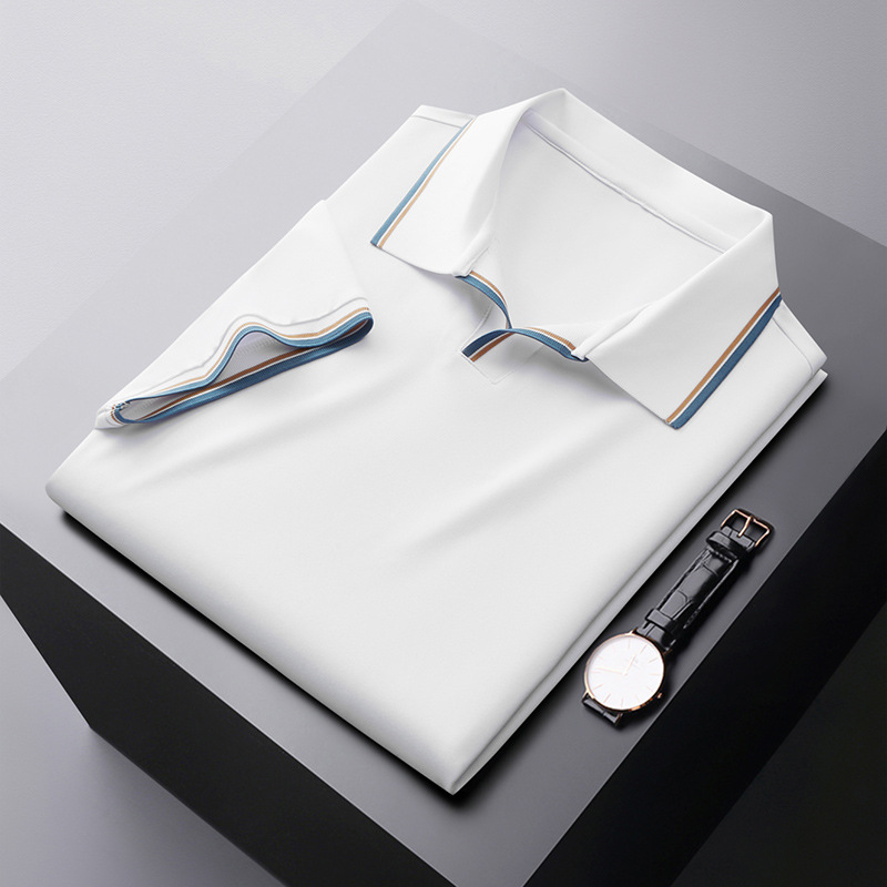 Luxuriöses Poloshirt für Herren mit atmungsaktivem Material und elegantem Design für den Sommer.