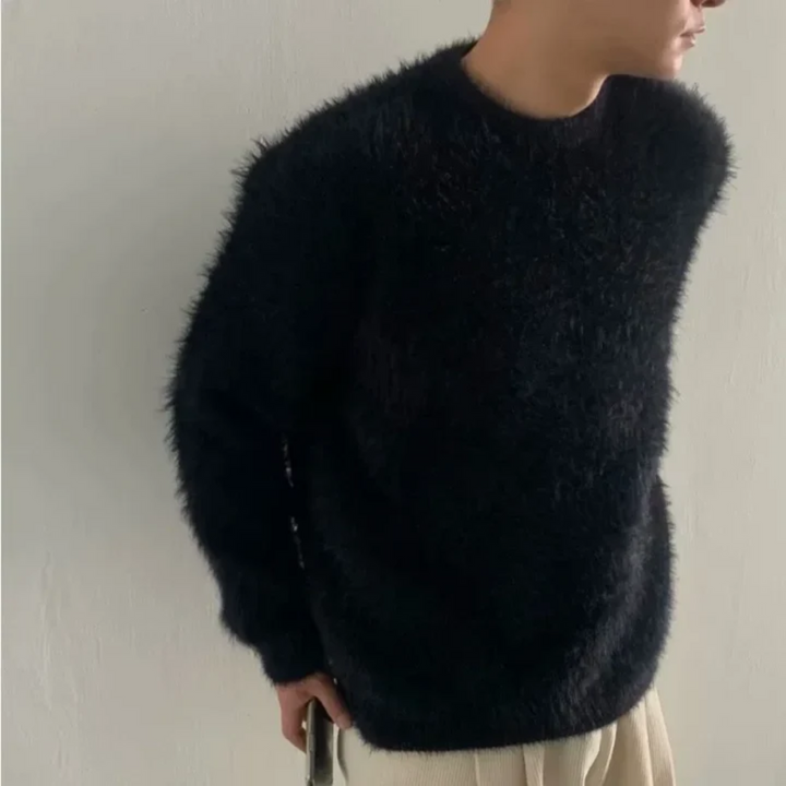 Moderner Herrenpullover mit flauschigem Komfort, perfekt für kalte Herbst- und Wintertage.