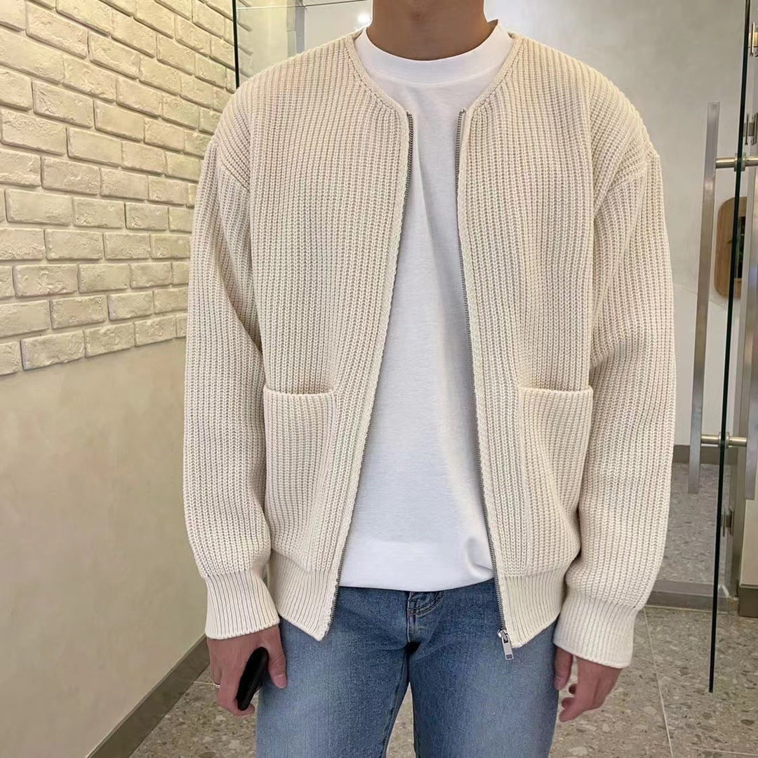 Modische Winter-Strickjacke für Männer, ideal für Herbst- und Wintertage, mit warmem Strick und stilvollem Design.