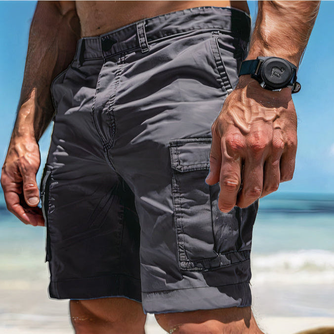 Leichte Sommer-Shorts für Männer mit mehreren Taschen – praktisch und stilvoll.