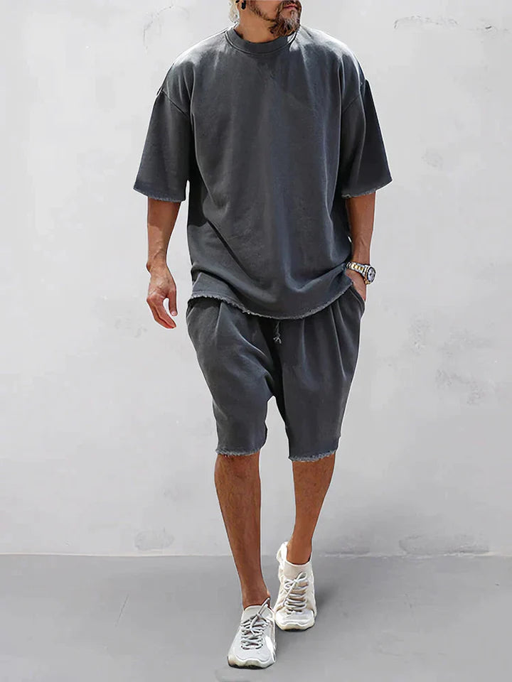 Stilvolles und bequemes Oversized-Set für moderne Männer – perfekter Mix aus Trend und Komfort.