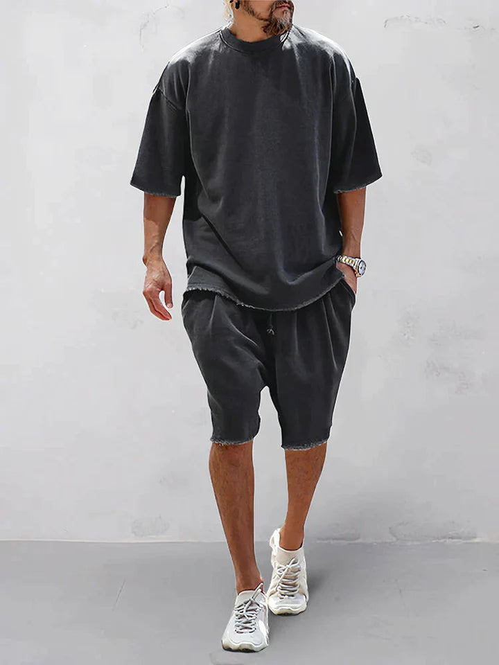Stilvolles und bequemes Oversized-Set für moderne Männer – perfekter Mix aus Trend und Komfort.