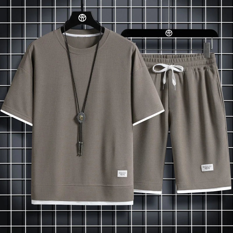 Stylisches Set für Outdoor-Aktivitäten, ideal für Wandern, Radfahren und mehr.
