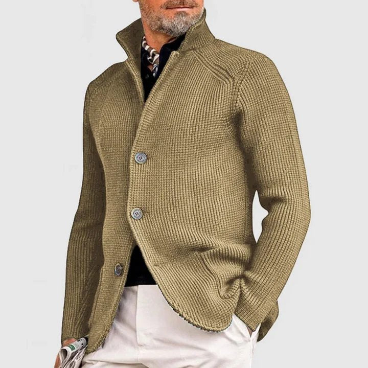 Premium-Strickjacke für Männer, ideal für elegante Outfits an kühlen Herbst- und Wintertagen.