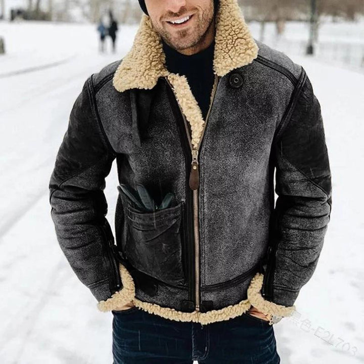 Robuste Lederjacke mit Heavy-Fleece-Futter, perfekt für stilvolle Wärme an kalten Tagen.