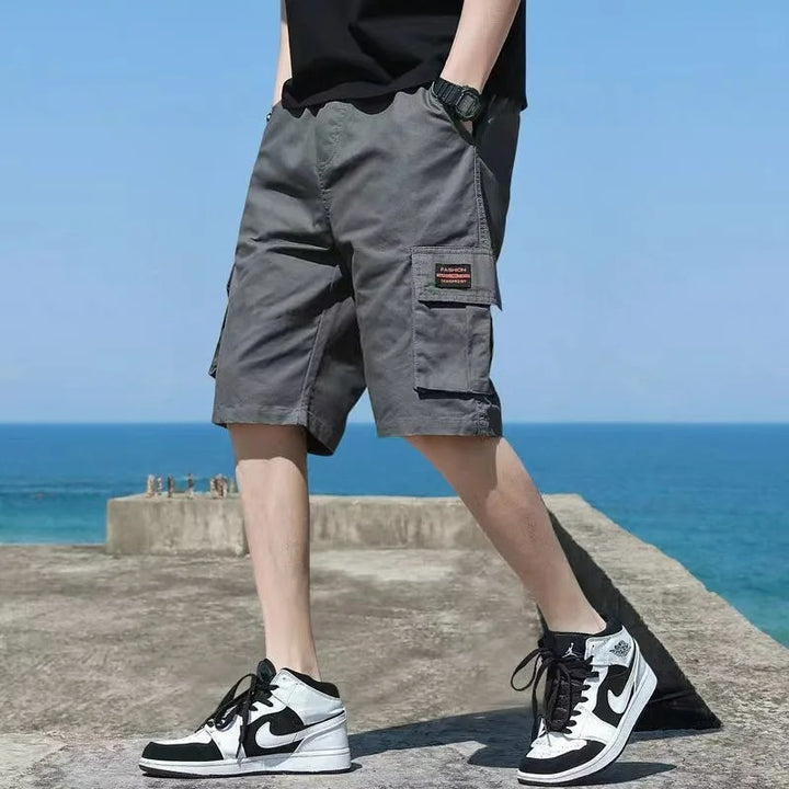 Schicke Sommer-Cargo-Shorts für Männer – leicht, bequem und funktional für warme Tage.