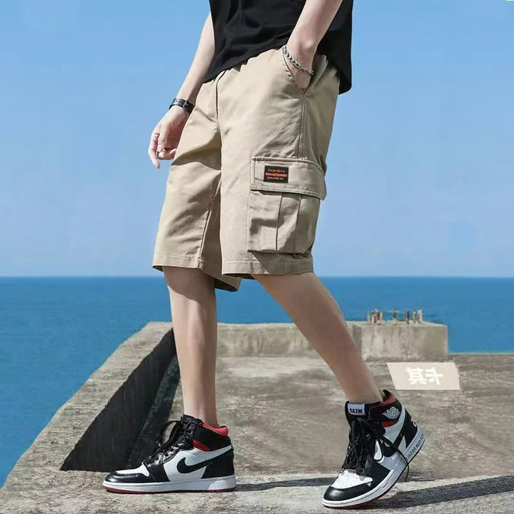 Schicke Sommer-Cargo-Shorts für Männer – leicht, bequem und funktional für warme Tage.