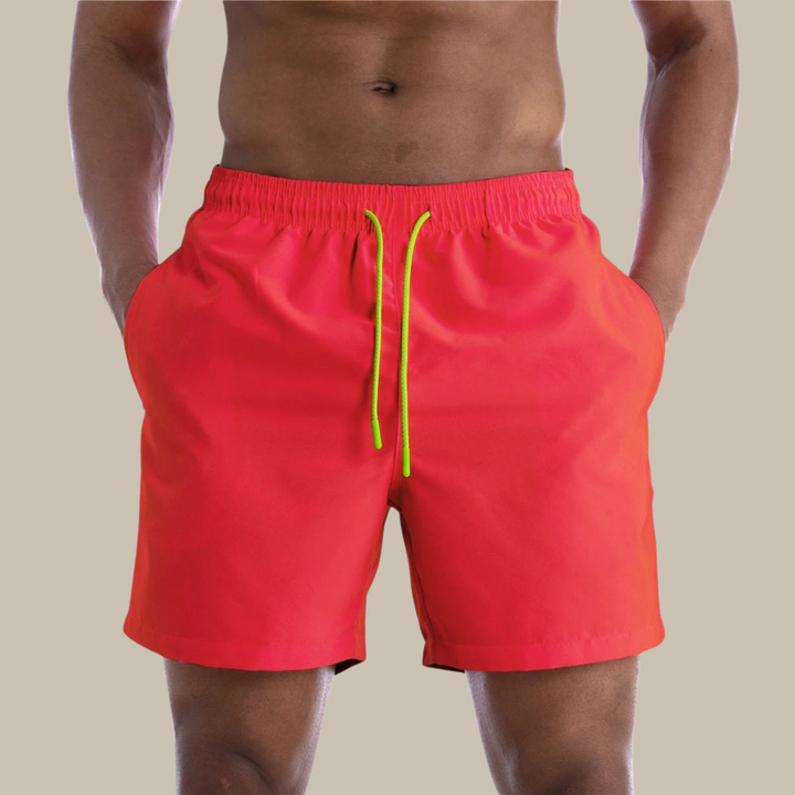 Schnell trocknende Herren-Badeshorts, sportlich und bequem für Strand und Pool.