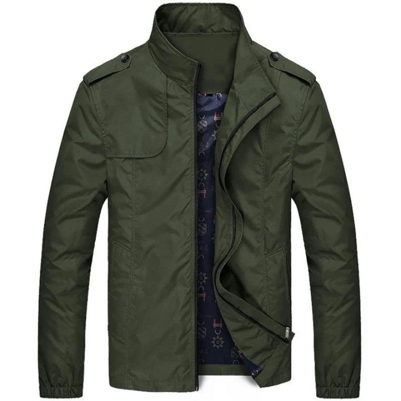 Sportliche Herren-Sommerjacke mit leichtem, atmungsaktivem Material und Reißverschlusstaschen









