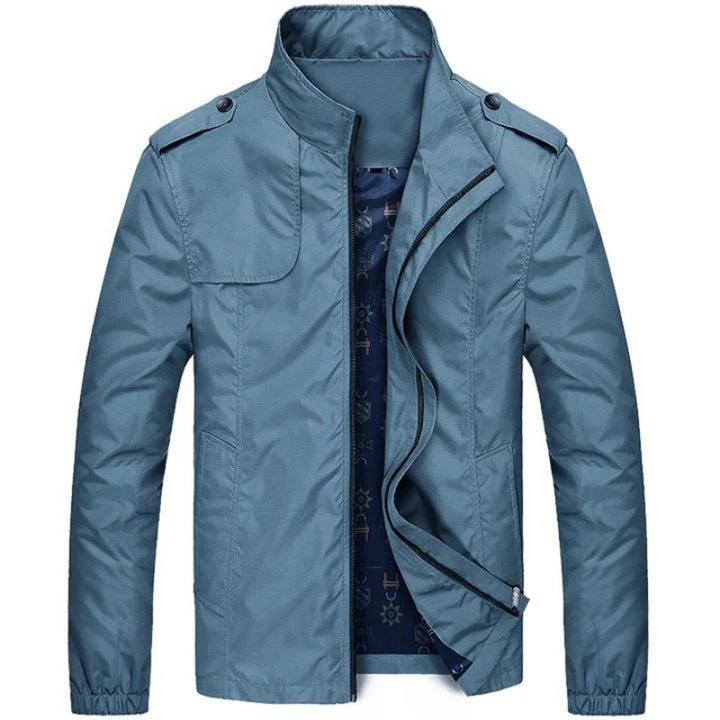 Sportliche Herren-Sommerjacke mit leichtem, atmungsaktivem Material und Reißverschlusstaschen










