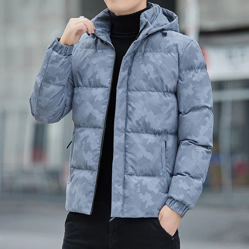 Stylische Camouflage-Pufferjacke für Männer, warm und wasserabweisend, perfekt für Winterabenteuer