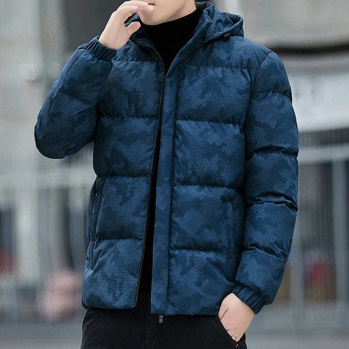 Stylische Camouflage-Pufferjacke für Männer, warm und wasserabweisend, perfekt für Winterabenteuer