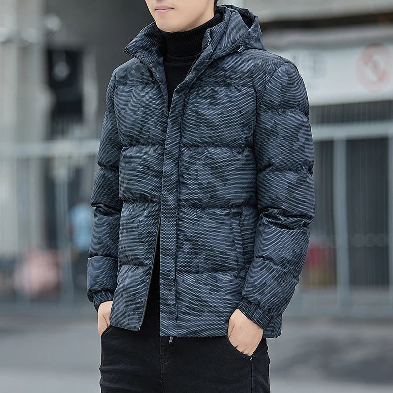 Stylische Camouflage-Pufferjacke für Männer, warm und wasserabweisend, perfekt für Winterabenteuer