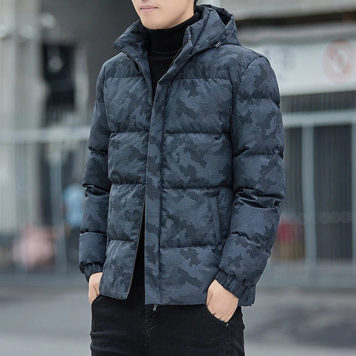 Stylische Camouflage-Pufferjacke für Männer, warm und wasserabweisend, perfekt für Winterabenteuer