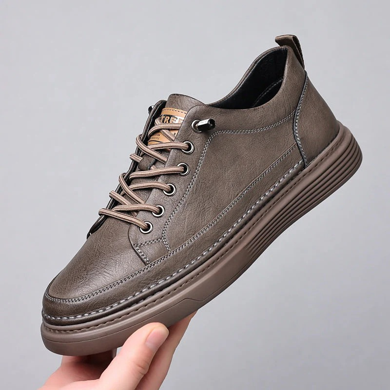 Stylische Herren-Sneakers mit rutschfester Sohle und modernem Design für Freizeit und Alltag









