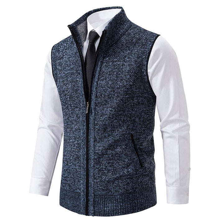 Moderne und warme Herrenweste in stylischem Design, ideal für kühle Tage und vielseitige Anlässe.