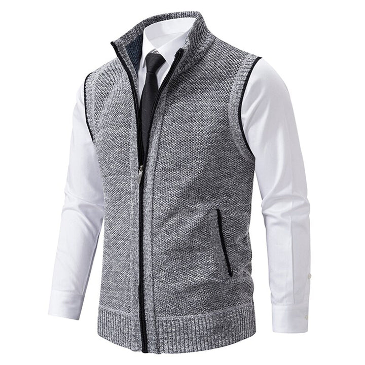 Moderne und warme Herrenweste in stylischem Design, ideal für kühle Tage und vielseitige Anlässe.