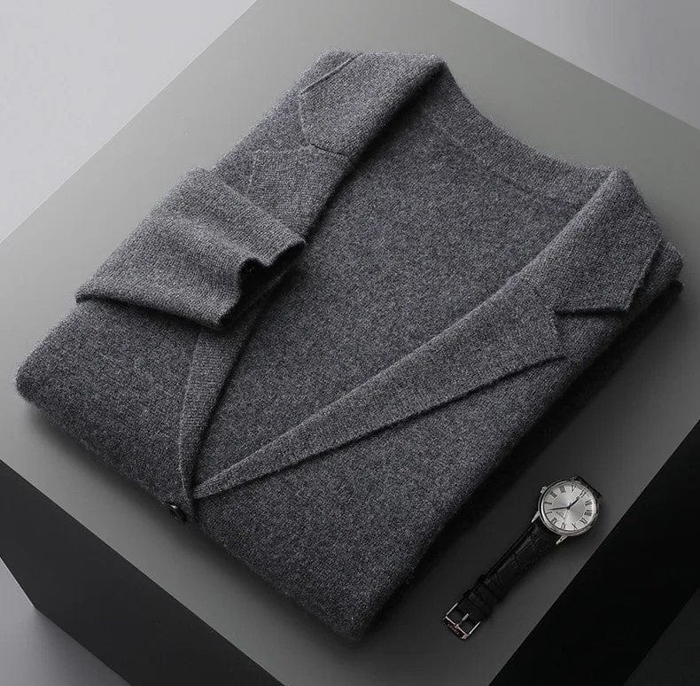 Stylischer Strickcardigan für Männer in elegantem Design, ideal für verschiedene Anlässe.
