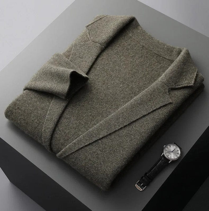 Stylischer Strickcardigan für Männer in elegantem Design, ideal für verschiedene Anlässe.