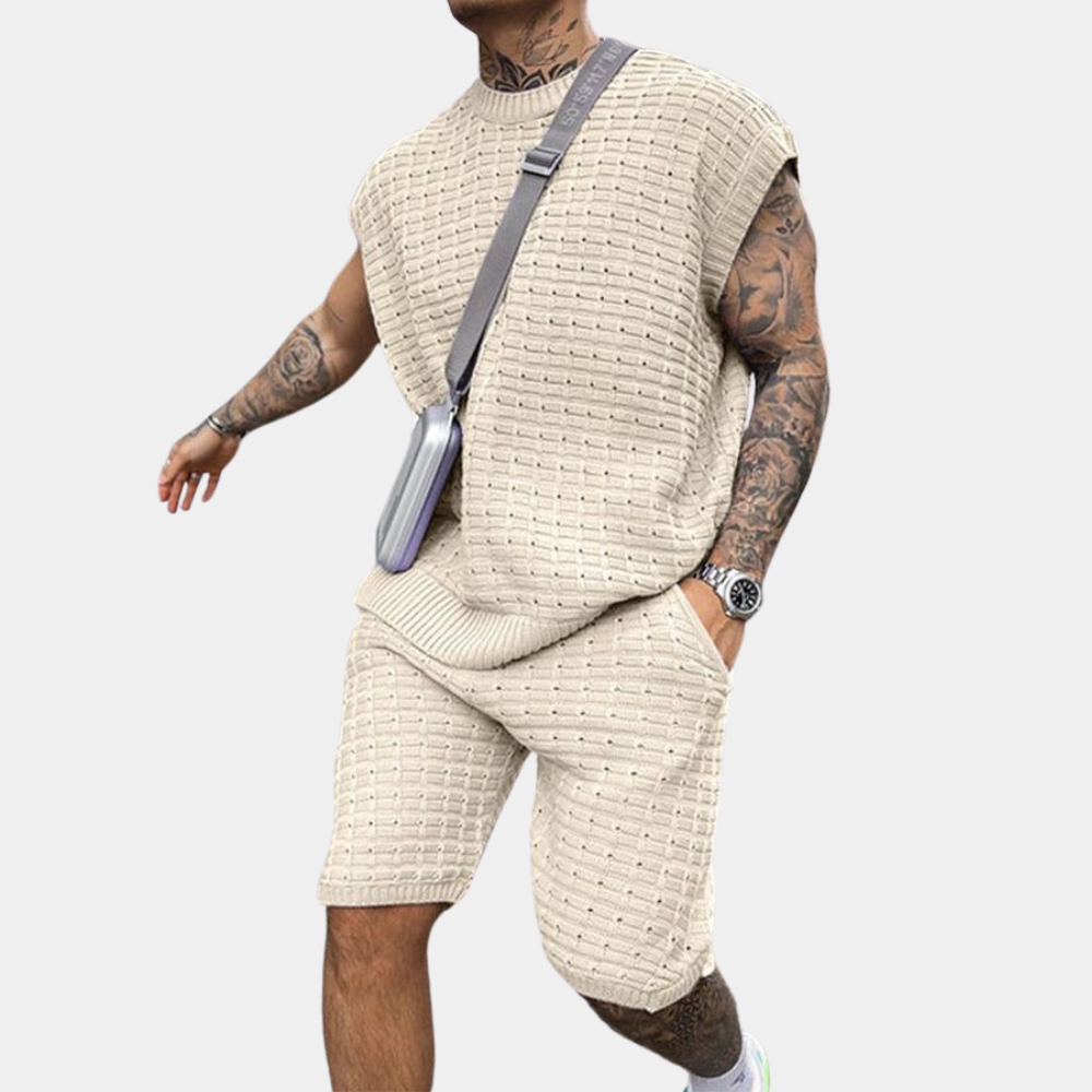 Stylisches 2-teiliges Herrenset für den Sommer mit leichtem Stoff und modernem Design für warme Tage.