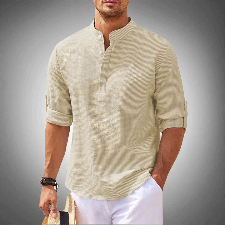Stylisches Shirt für den Sommer – modernes Design und atmungsaktives Material für warme