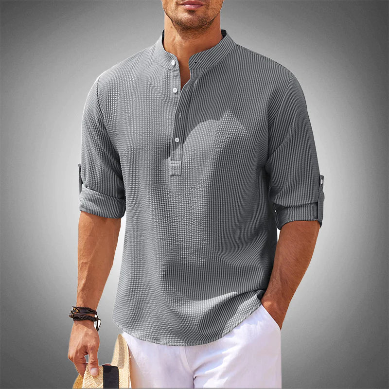 Stylisches Shirt für den Sommer – modernes Design und atmungsaktives Material für warme