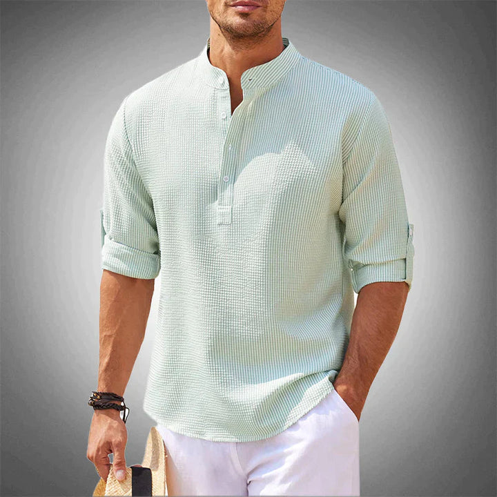 Stylisches Shirt für den Sommer – modernes Design und atmungsaktives Material für warme