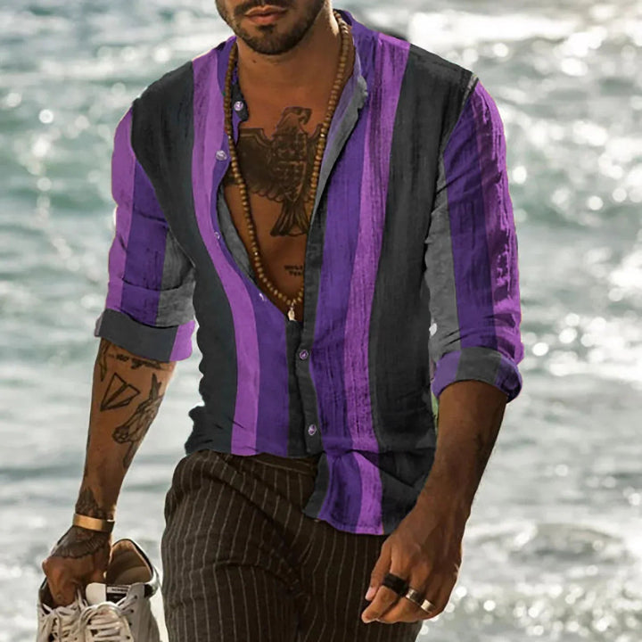 Lässiges und stylisches Strandhemd für Männer für den perfekten Sommerlook.