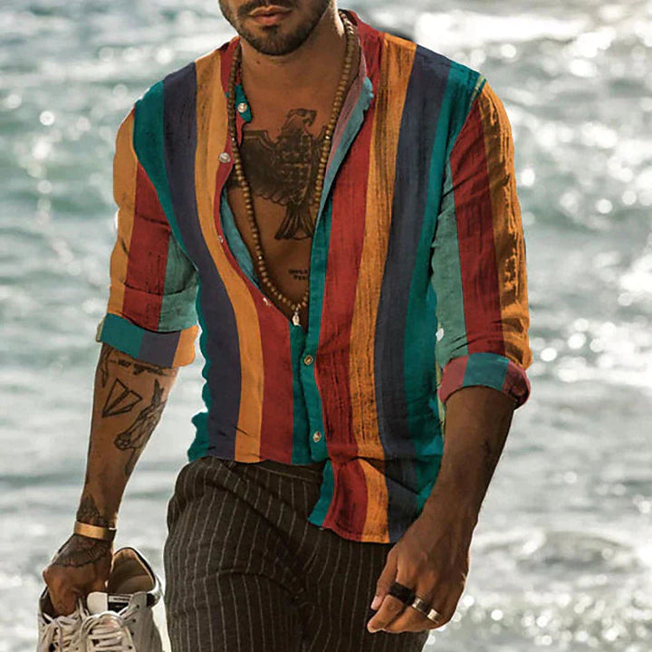 Lässiges und stylisches Strandhemd für Männer für den perfekten Sommerlook.
