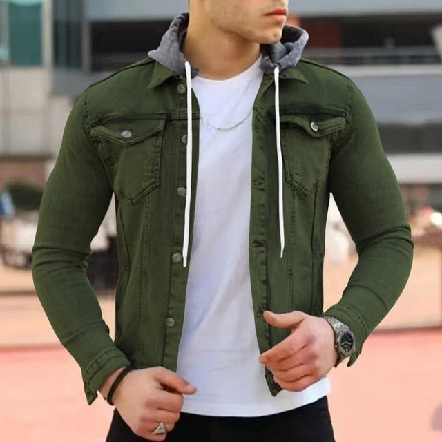 Trendige leichte Herrenjacke mit Kapuze in modernem Design