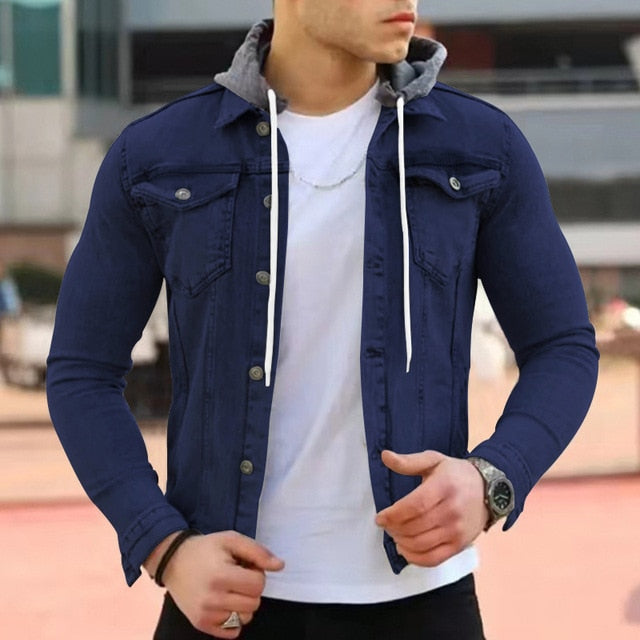 Trendige leichte Herrenjacke mit Kapuze in modernem Design