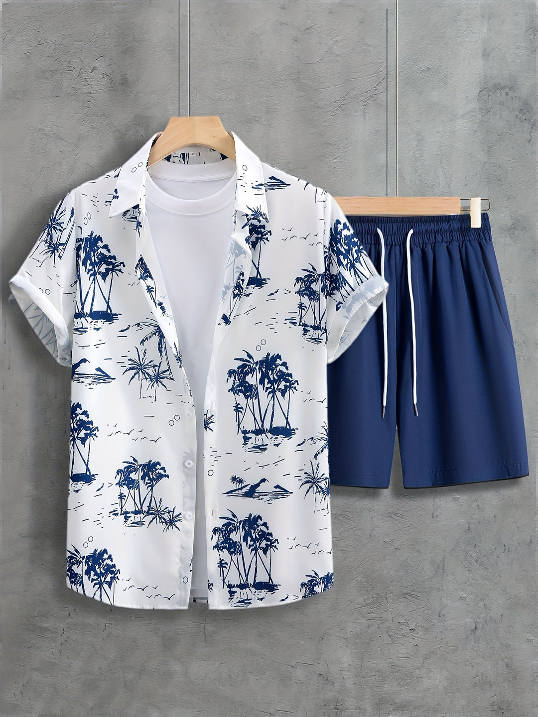 Tropisches Sommer-Set mit Kokosnüssen und Palmen für entspannte Sommertage.