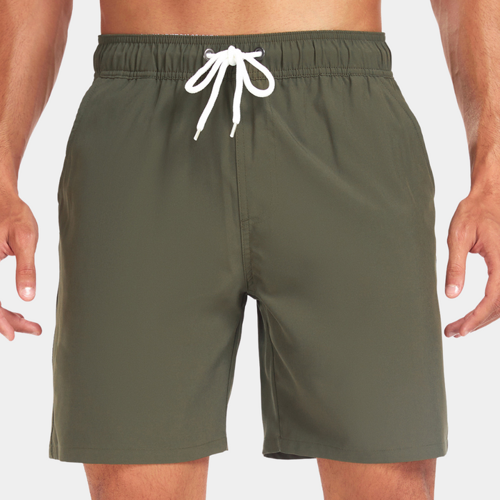 Vielseitige Badeshorts für den Sommer mit schnelltrocknendem Material und bequemer Passform.