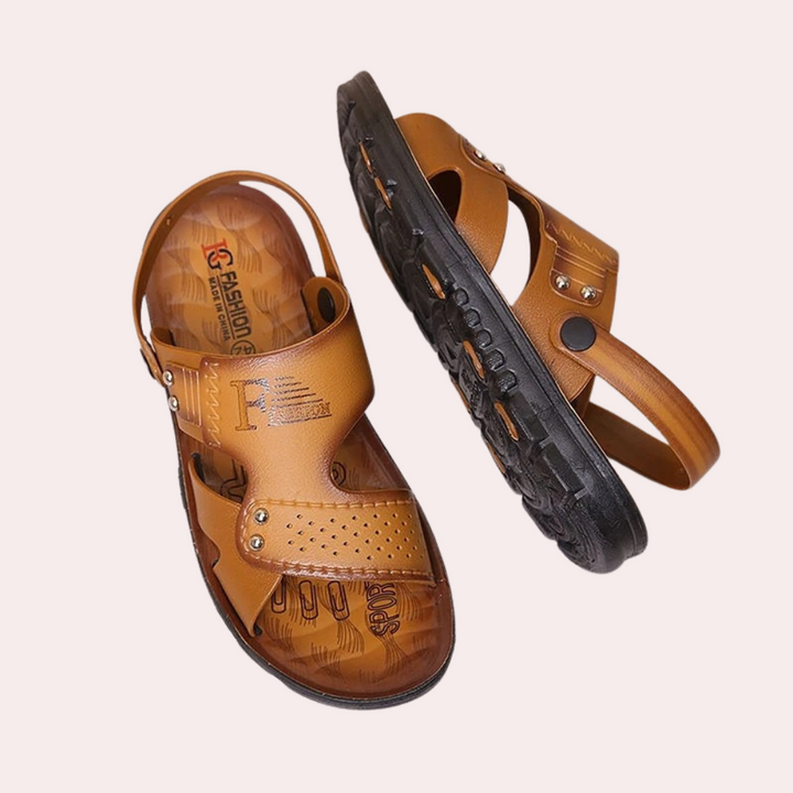Vielseitige Herren-Sommersandalen mit gepolsterter Sohle und atmungsaktivem Material für Komfort bei jeder Gelegenheit.