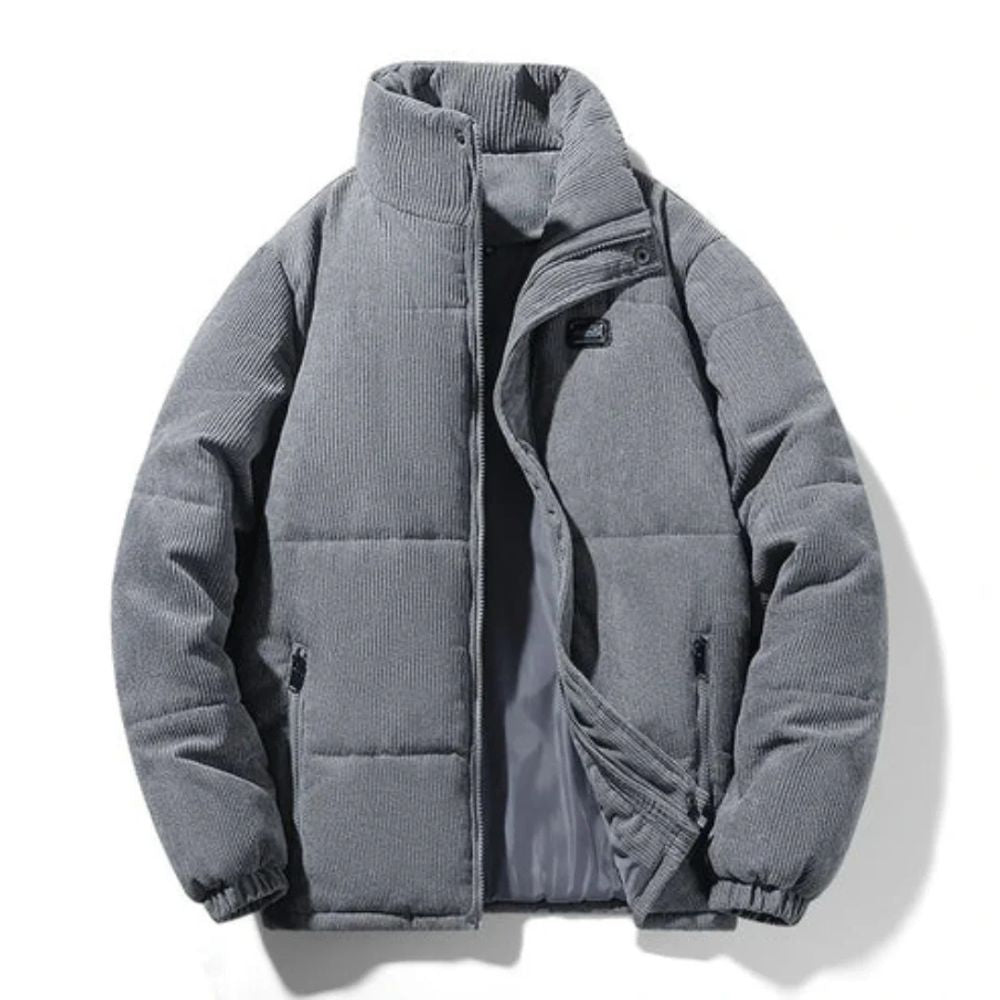 Warm wattierte Winterjacke für Herren – ideal für kalte Herbst- und Wintertage.