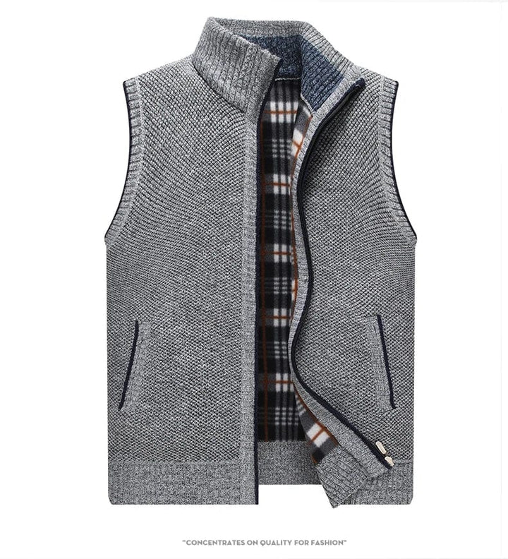 Warme ärmellose Herrenweste aus Fleece für den Winter.