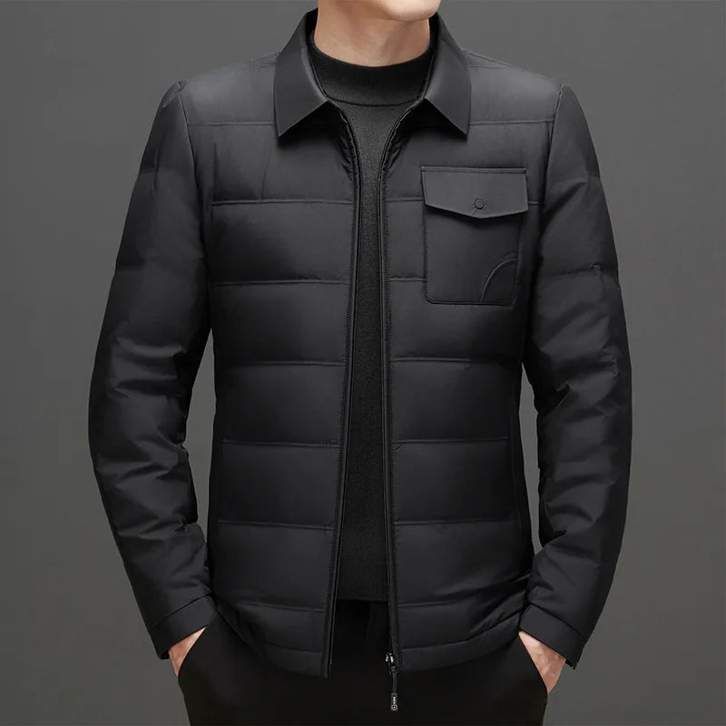 Warme elegante Daunenjacke für Männer, stilvoll und komfortabel für kalte Herbst- und Wintertage.