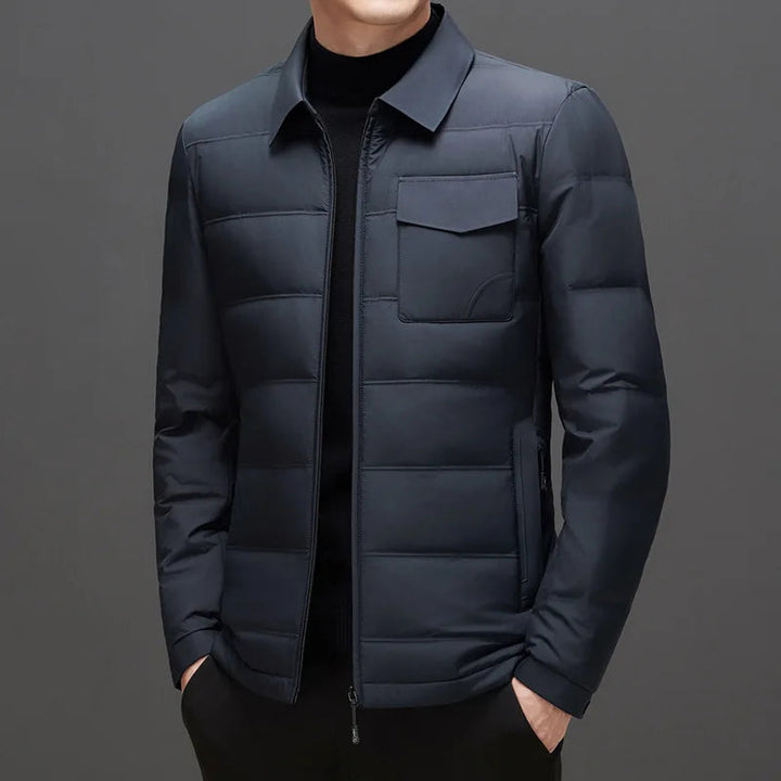 Warme elegante Daunenjacke für Männer, stilvoll und komfortabel für kalte Herbst- und Wintertage.